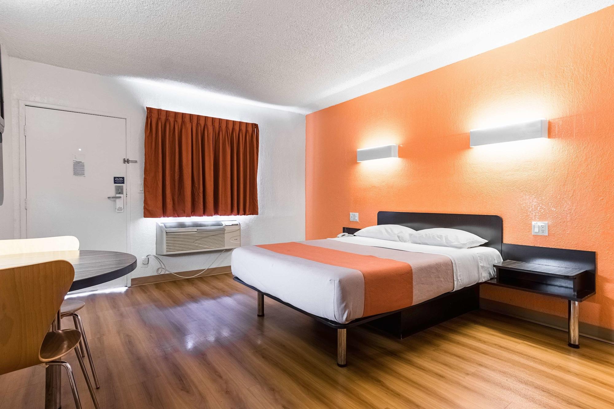 Motel 6-Long Beach, Ca - International City Kültér fotó