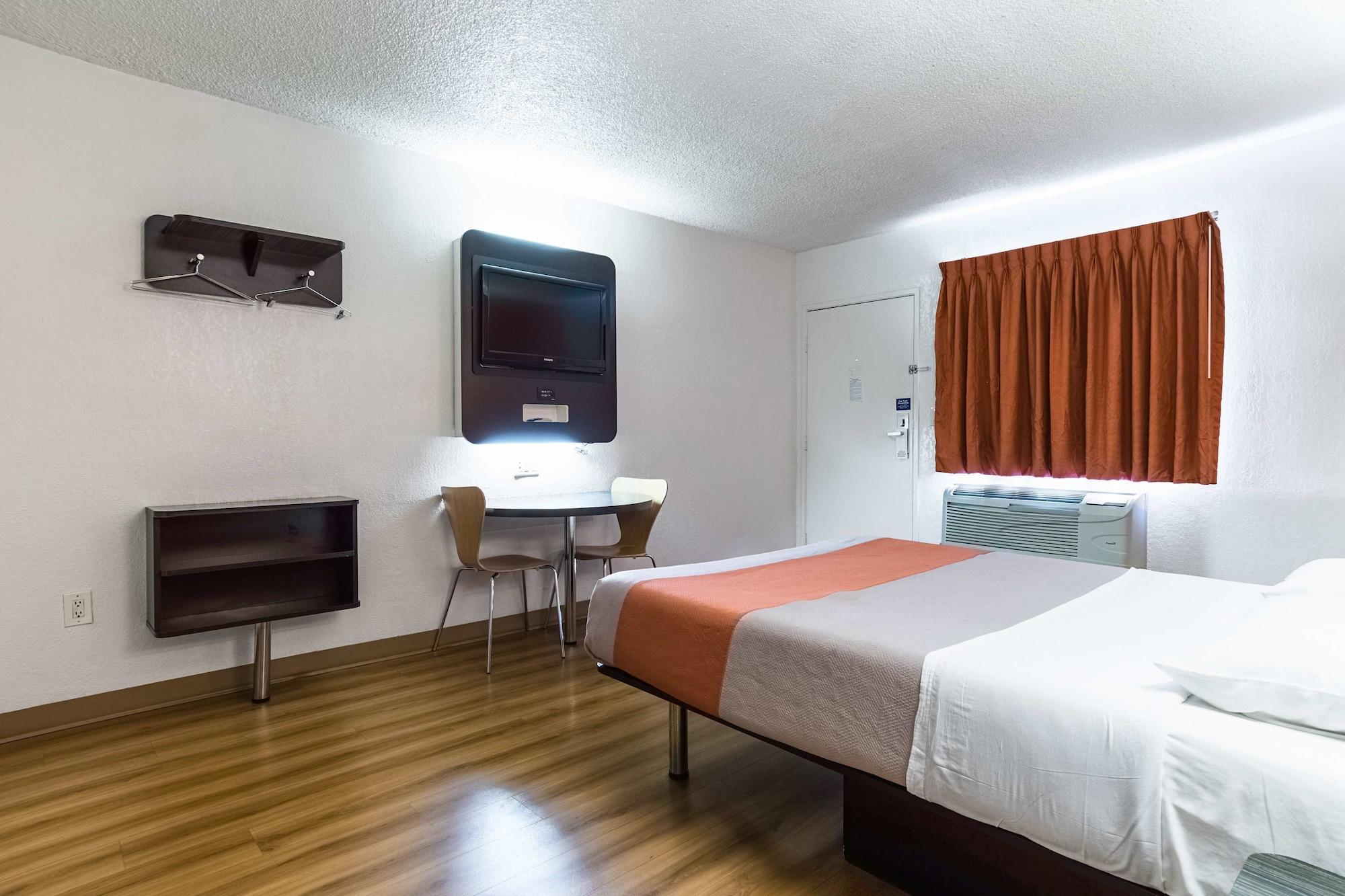 Motel 6-Long Beach, Ca - International City Kültér fotó