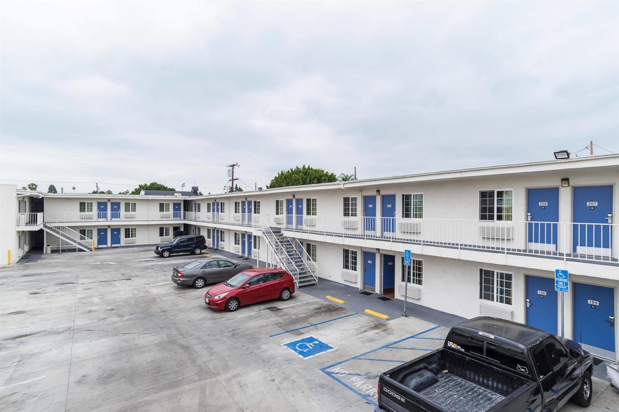Motel 6-Long Beach, Ca - International City Kültér fotó
